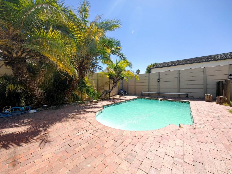 4 Bedroom Property for Sale in Richwood Western Cape